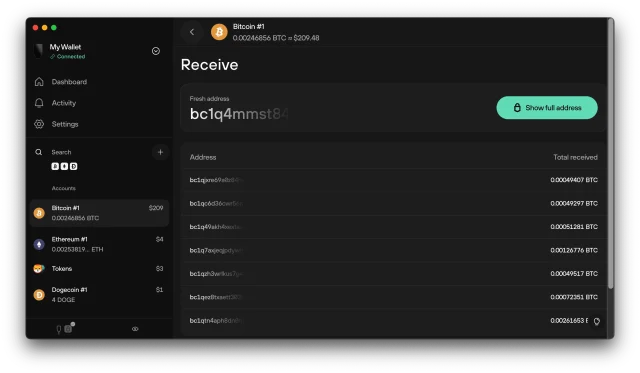 Trezor Suiten Receive-näkymä: Bitcoin-tili, uusi vastaanotto-osoite ja Show full address -painike.